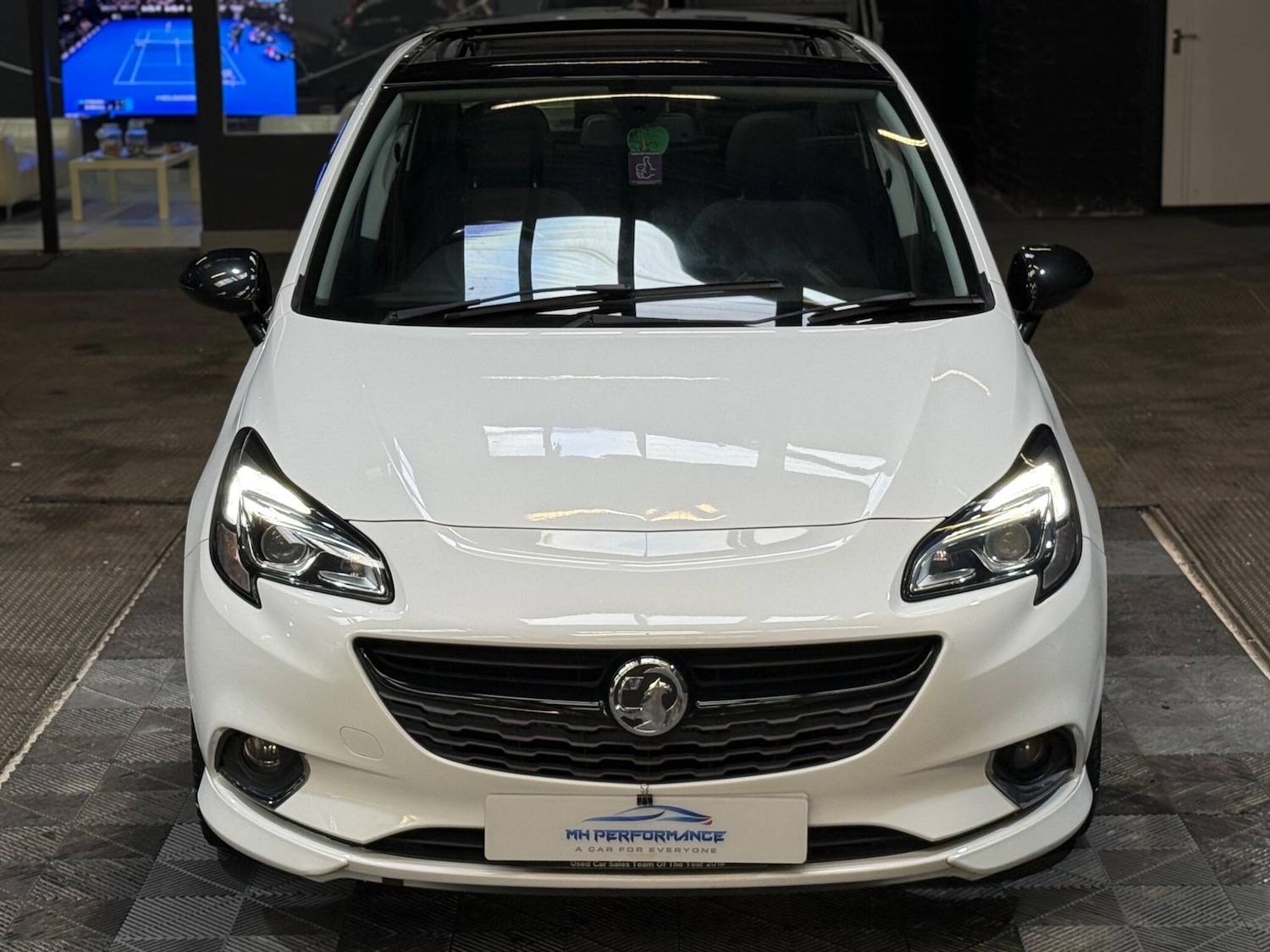 Used Vauxhall Corsa 2015 for sale - 76072802: Photo 2