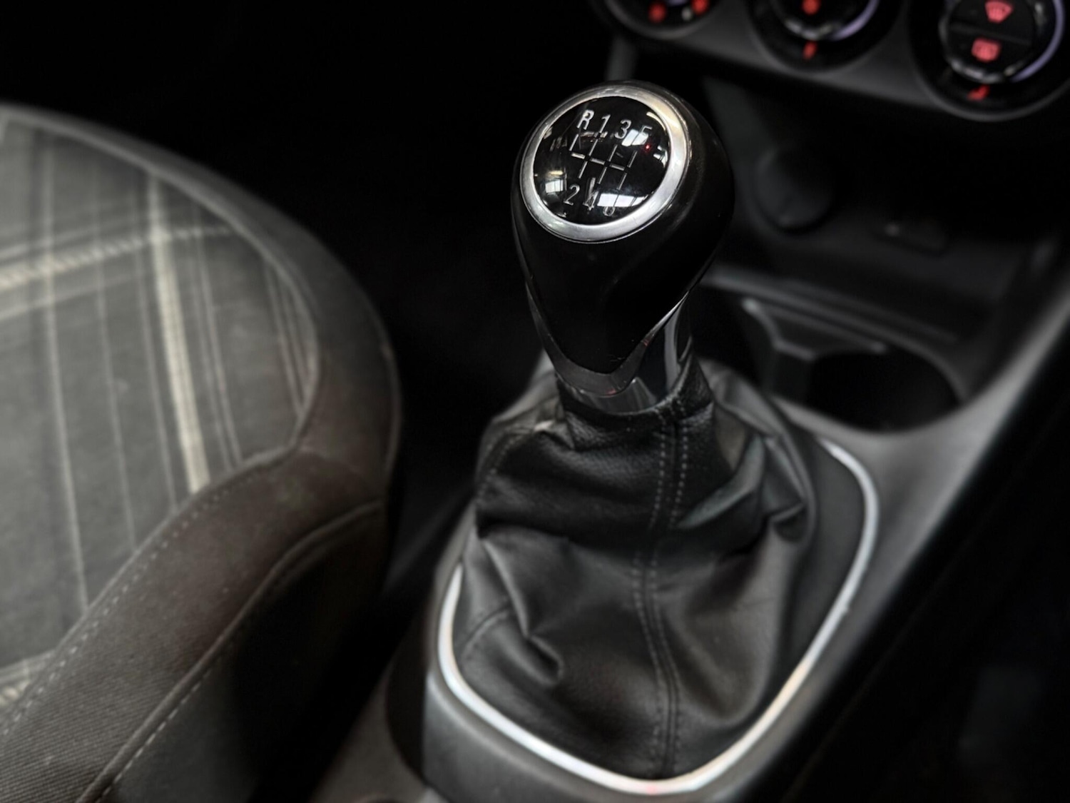 Used Vauxhall Corsa 2015 for sale - 76072802: Photo 27