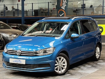 Used Volkswagen Touran 2017 for sale - 76498862: Photo