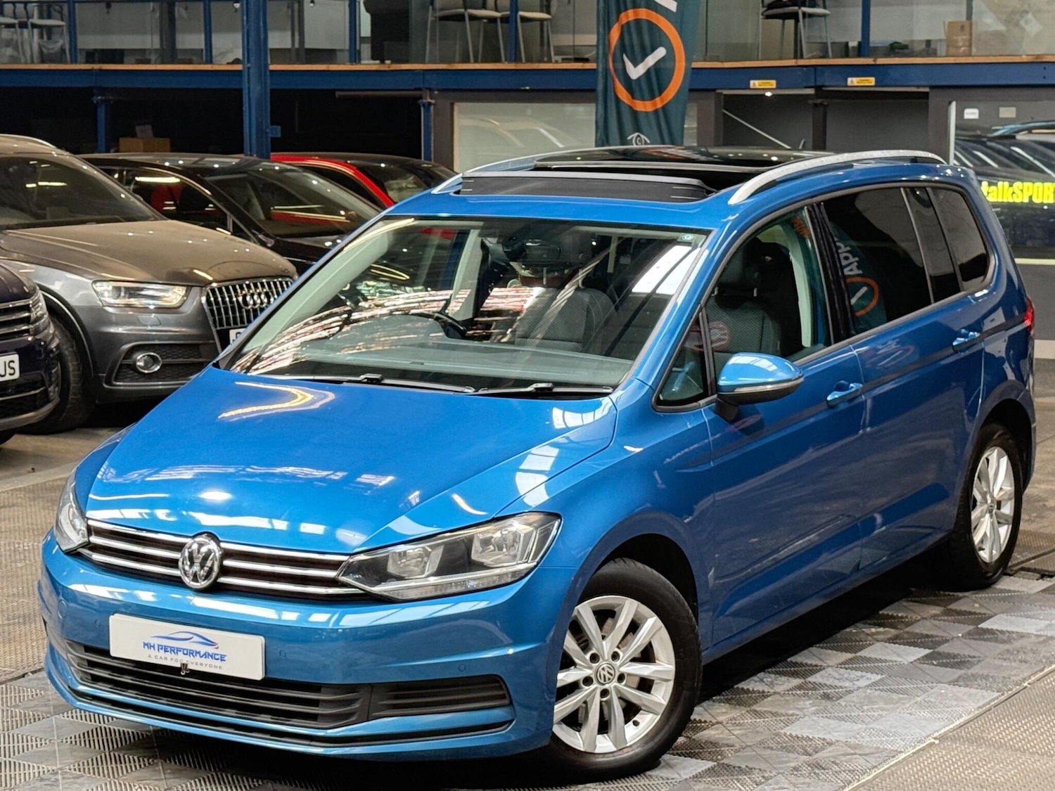 Used Volkswagen Touran 2017 for sale - 76498862: Photo 28