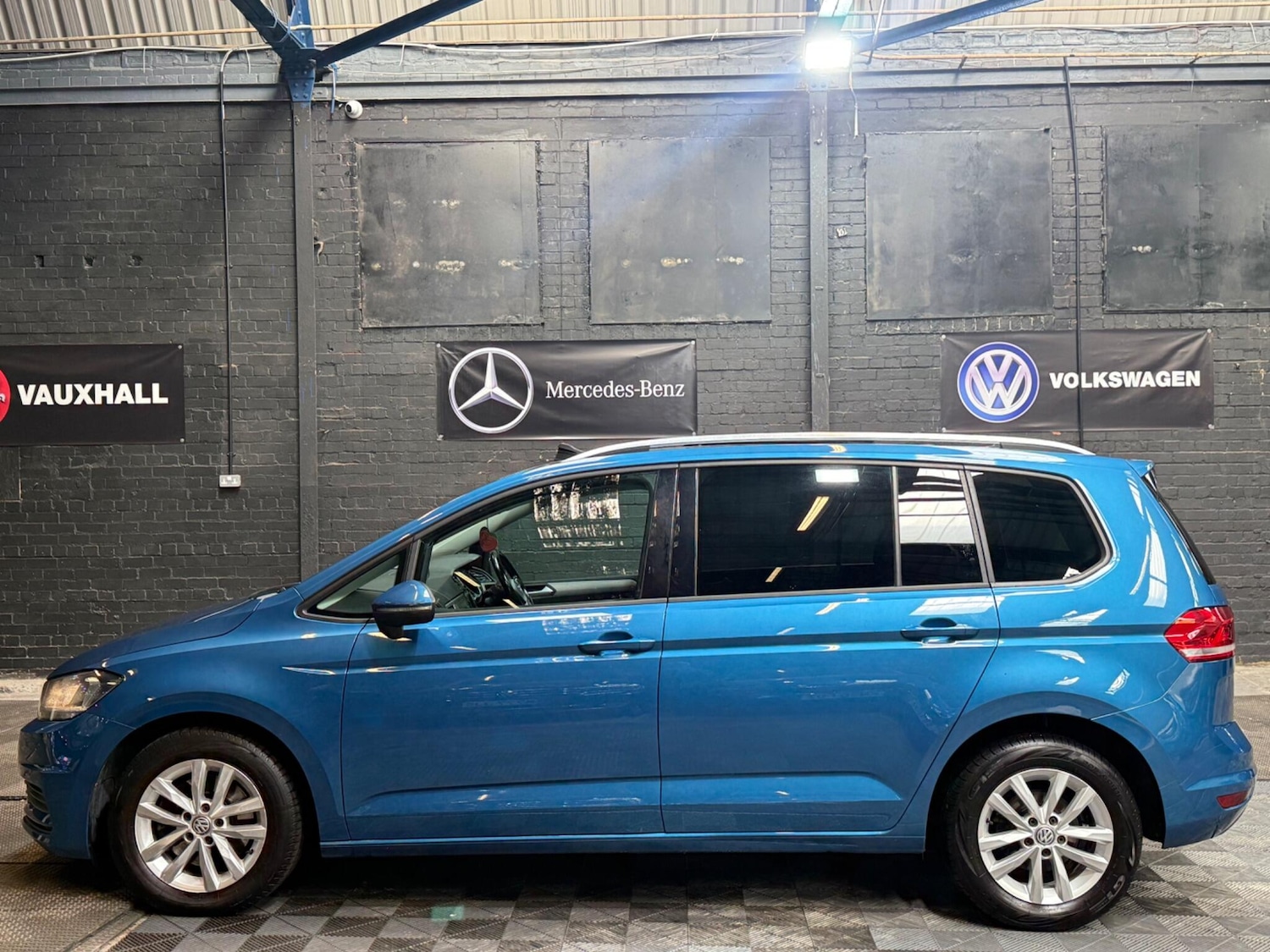 Used Volkswagen Touran 2017 for sale - 76498862: Photo 32