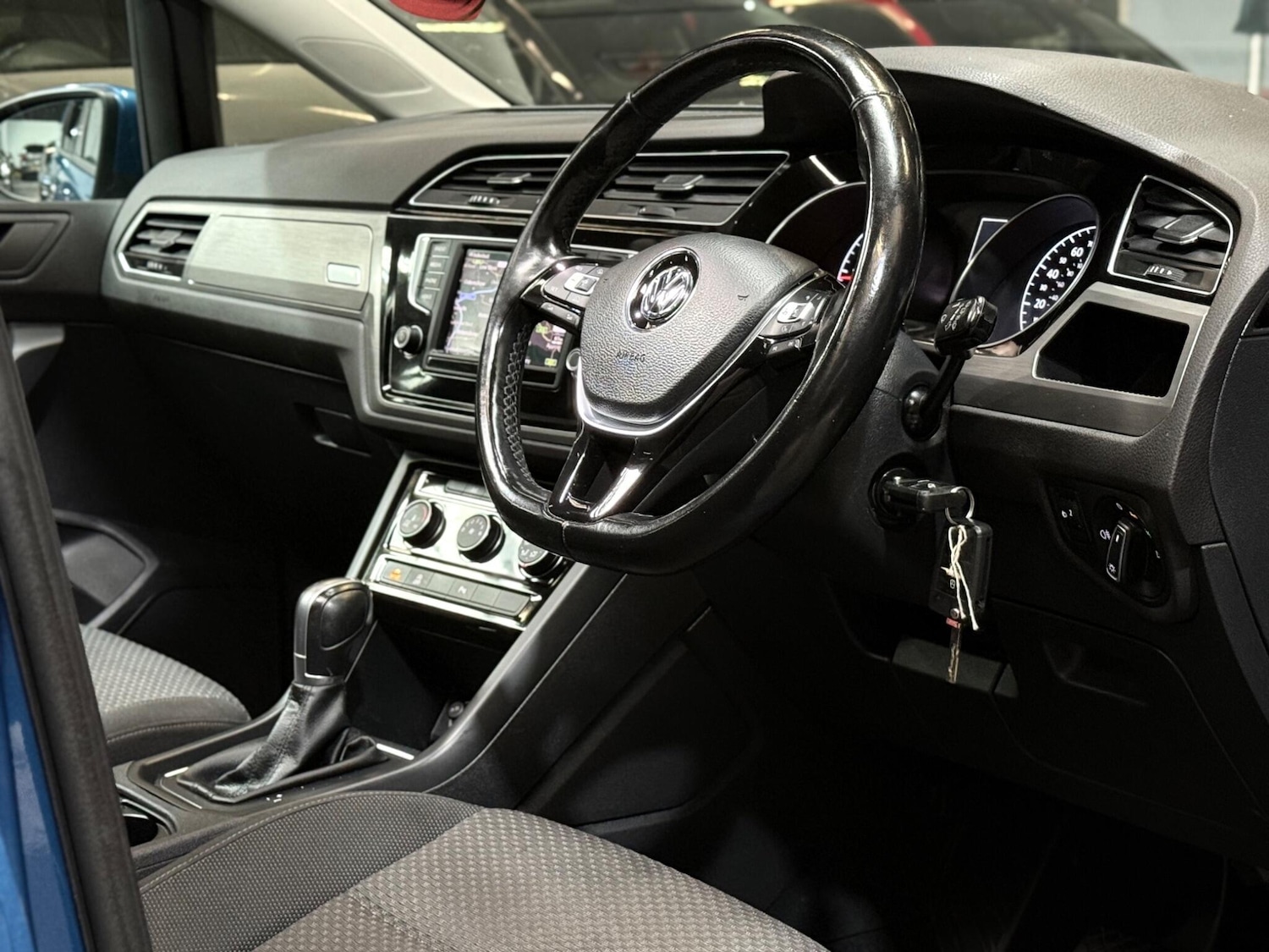 Used Volkswagen Touran 2017 for sale - 76498862: Photo 37