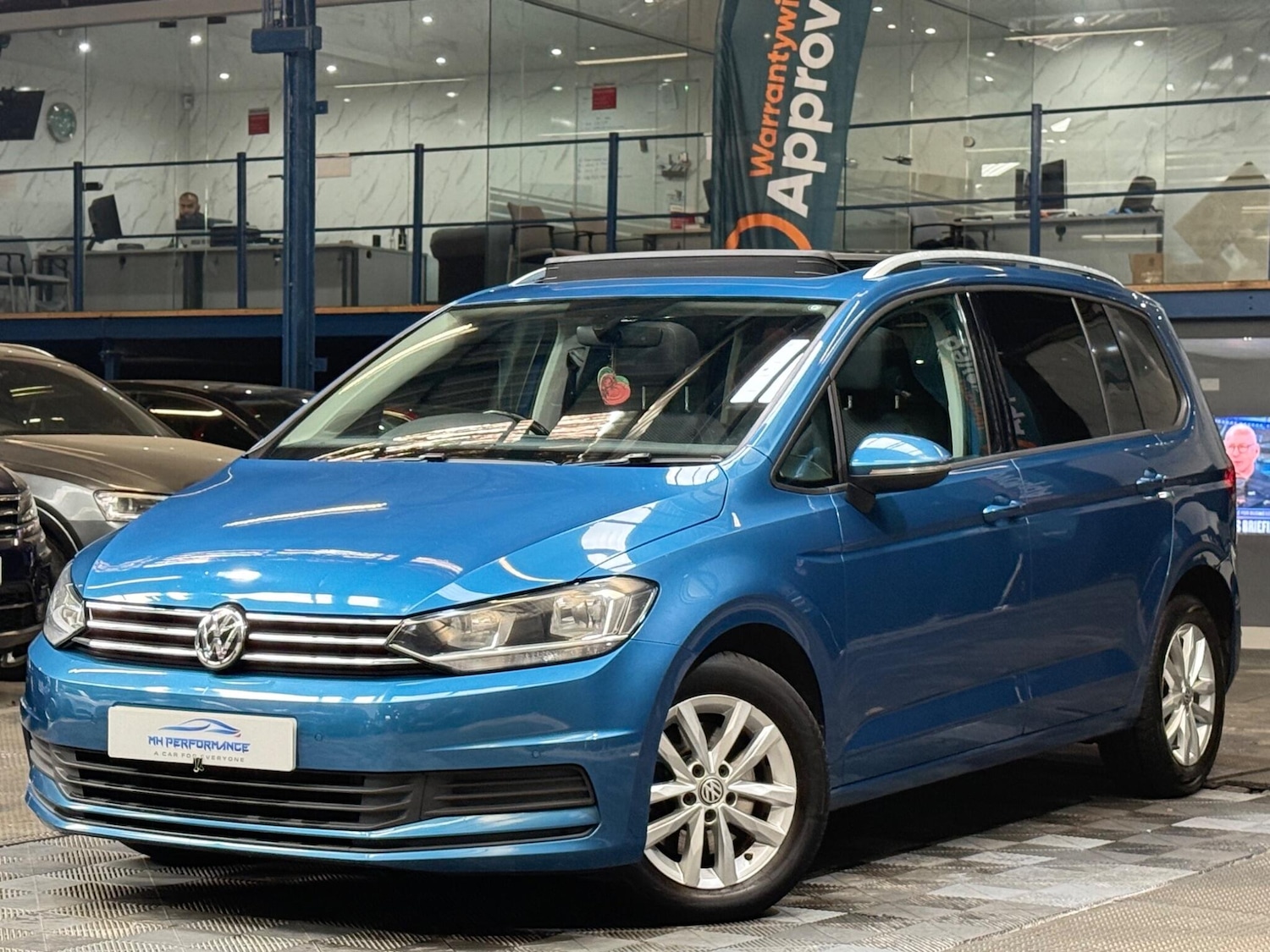 Used Volkswagen Touran 2017 for sale - 76498862: Photo 38