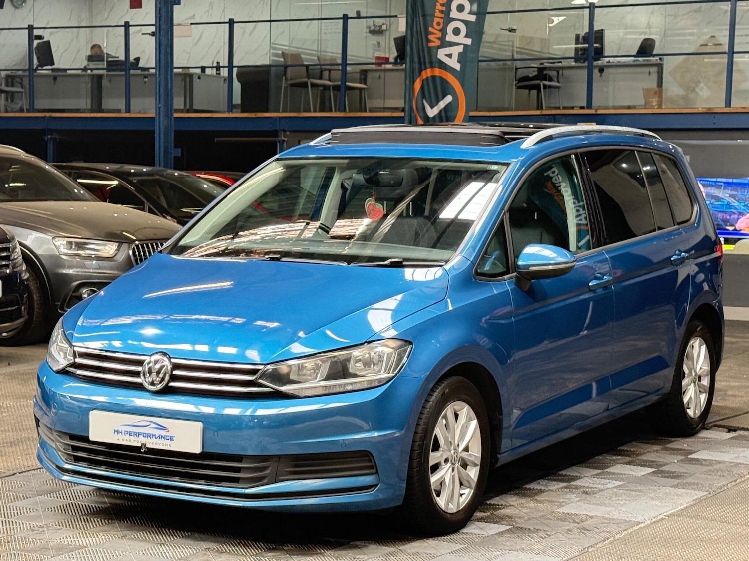 Used Volkswagen Touran 2017 for sale - 76498862: Photo 46