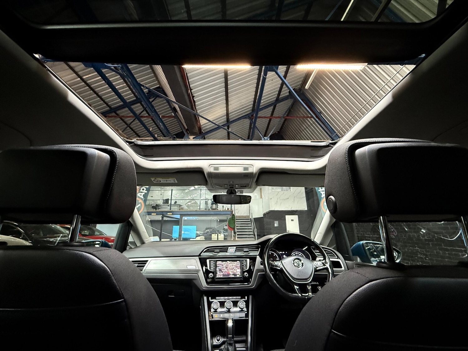 Used Volkswagen Touran 2017 for sale - 76498862: Photo 5