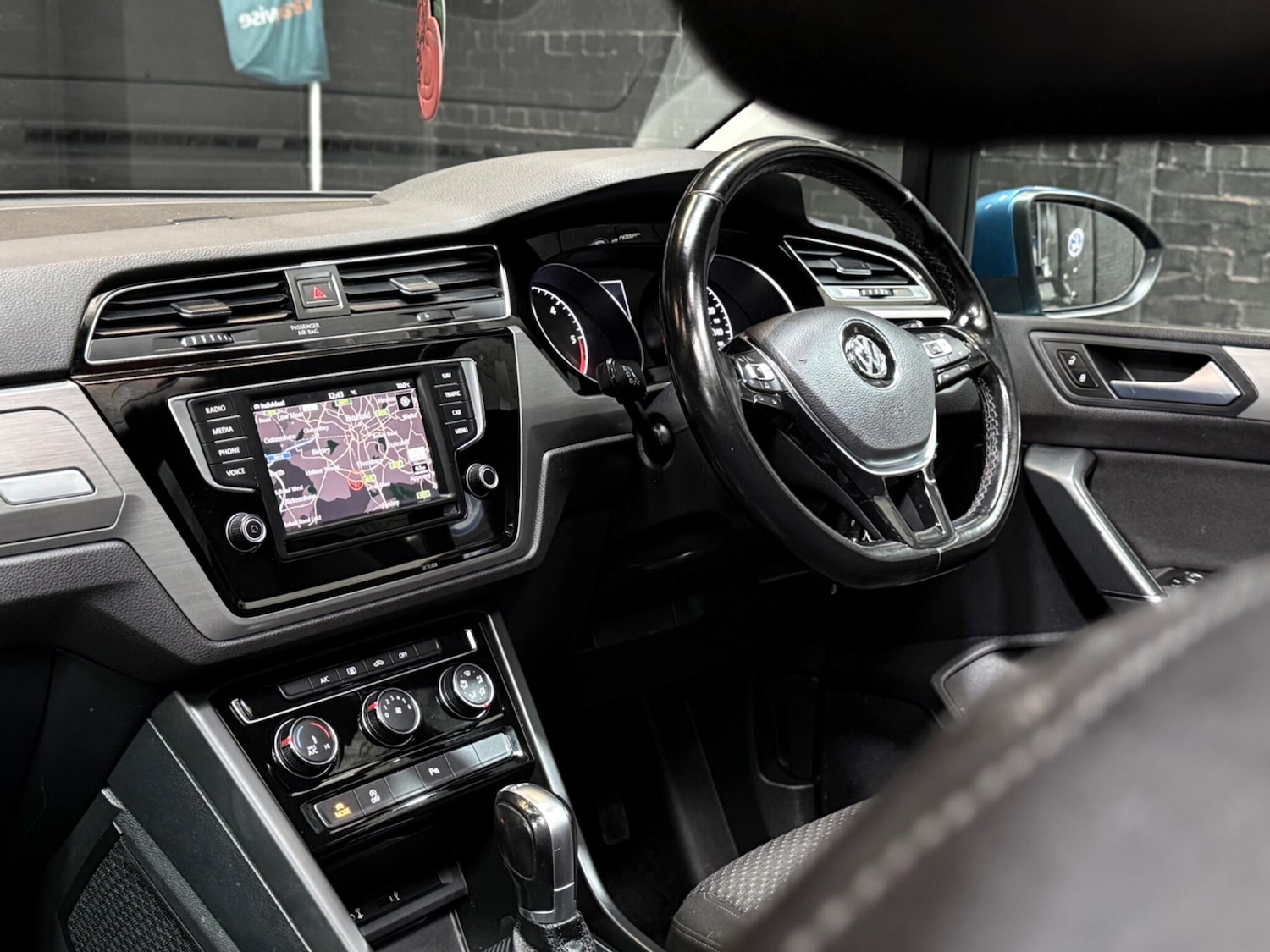 Used Volkswagen Touran 2017 for sale - 76498862: Photo 57