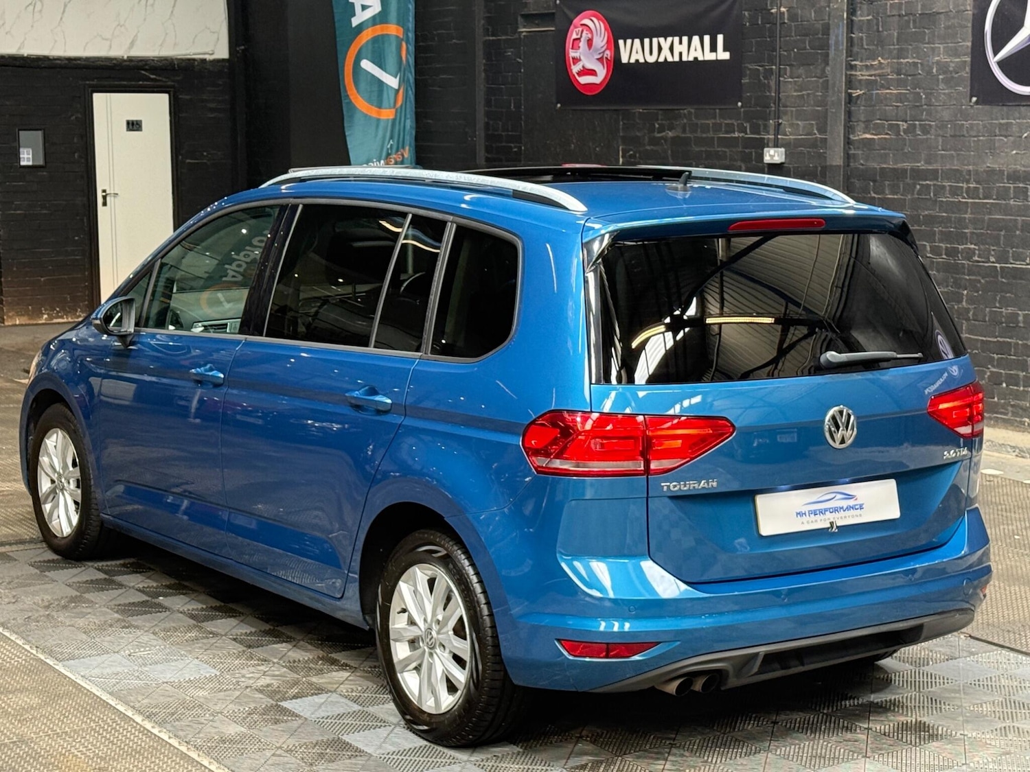Used Volkswagen Touran 2017 for sale - 76498862: Photo 6
