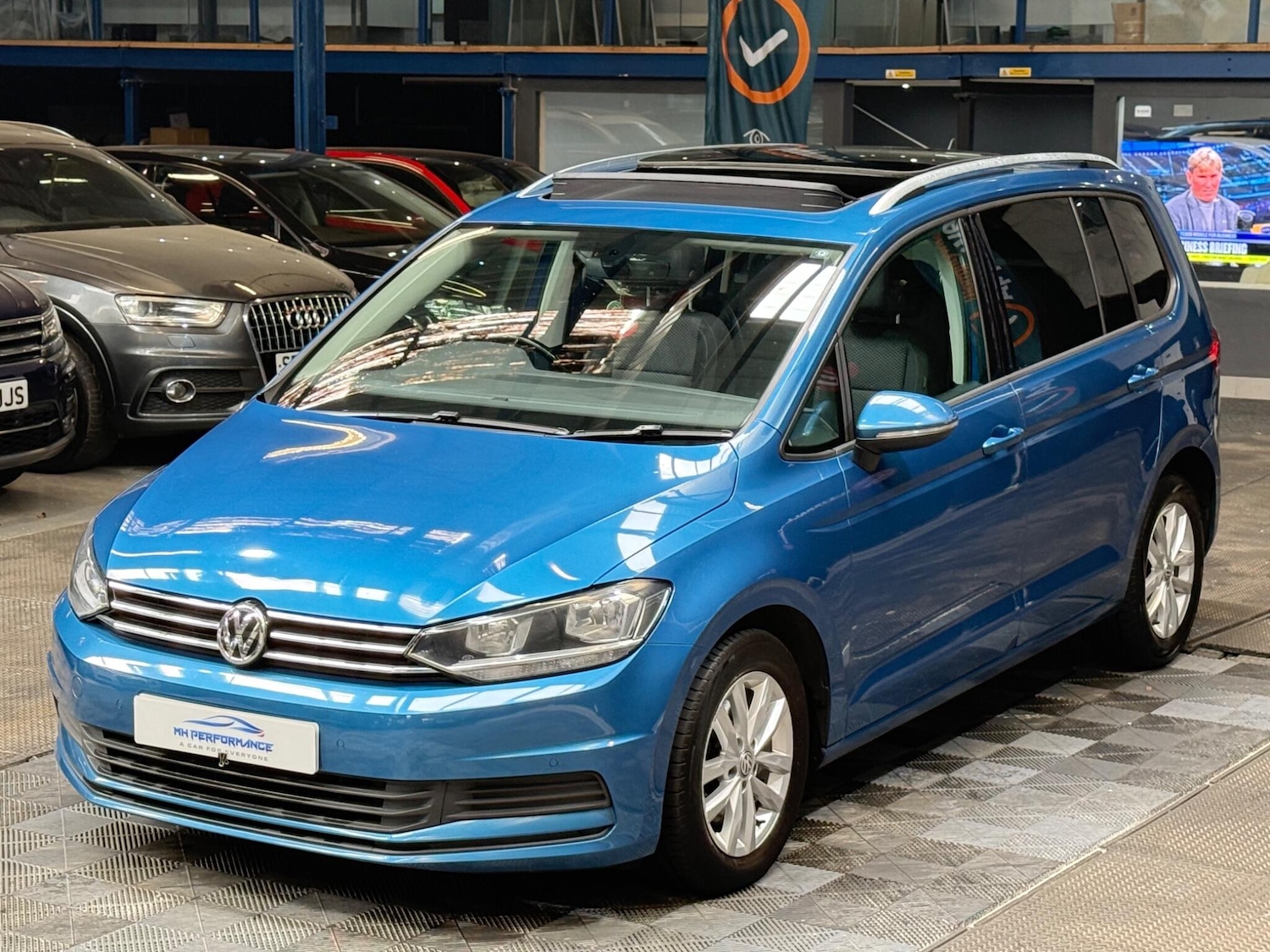 Used Volkswagen Touran 2017 for sale - 76498862: Photo 65