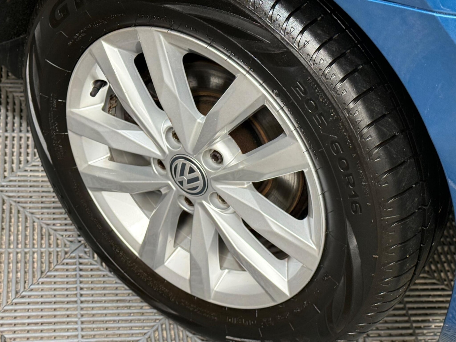 Used Volkswagen Touran 2017 for sale - 76498862: Photo 72