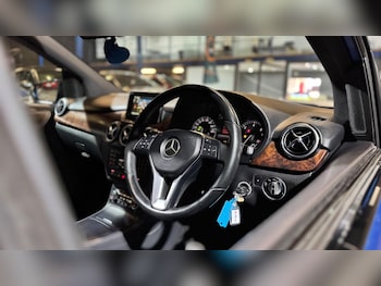 Used Mercedes-Benz B Class 2015 for sale - 77101902: Photo