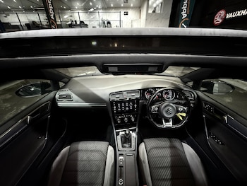 Used Volkswagen Golf 2019 for sale - 76898237: Photo