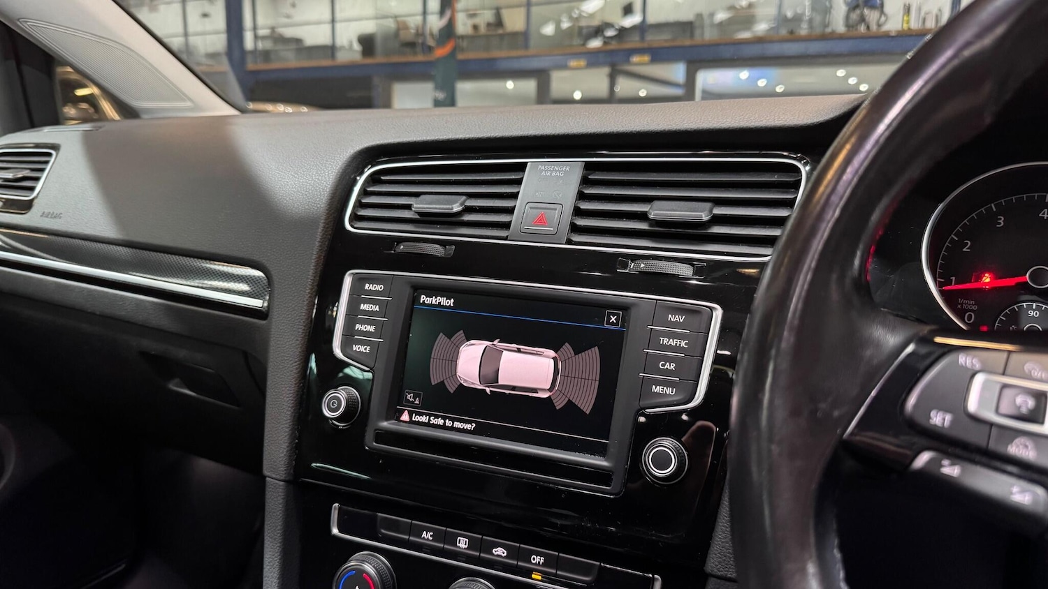 Used Volkswagen Golf 2017 for sale - 77612245: Photo 35