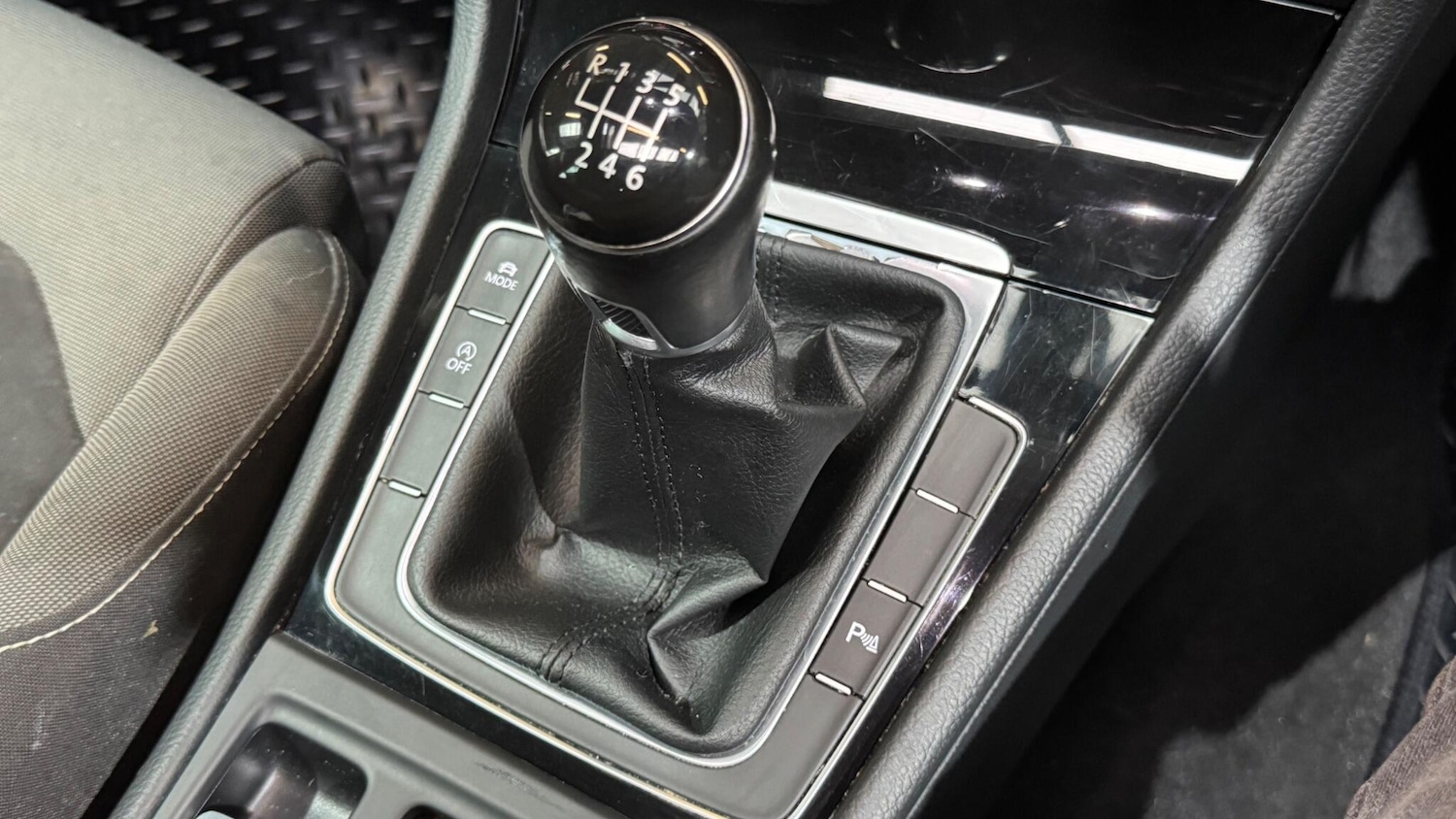 Used Volkswagen Golf 2017 for sale - 77612245: Photo 41