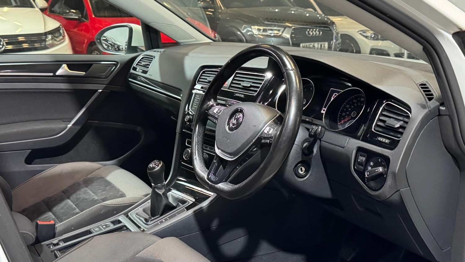 Used Volkswagen Golf 2017 for sale - 77612245: Photo 42