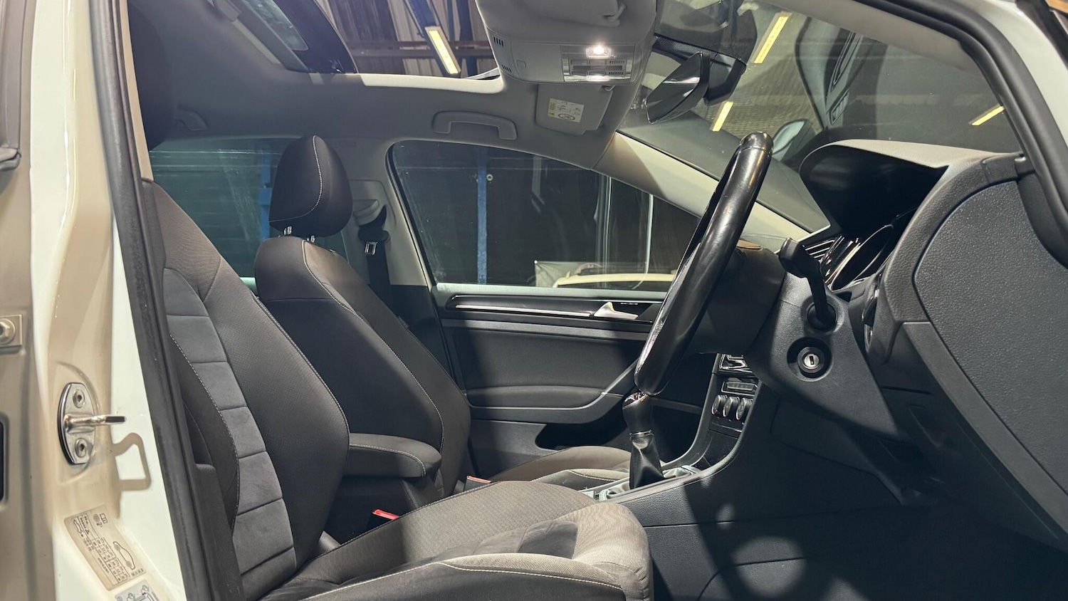 Used Volkswagen Golf 2017 for sale - 77612245: Photo 44