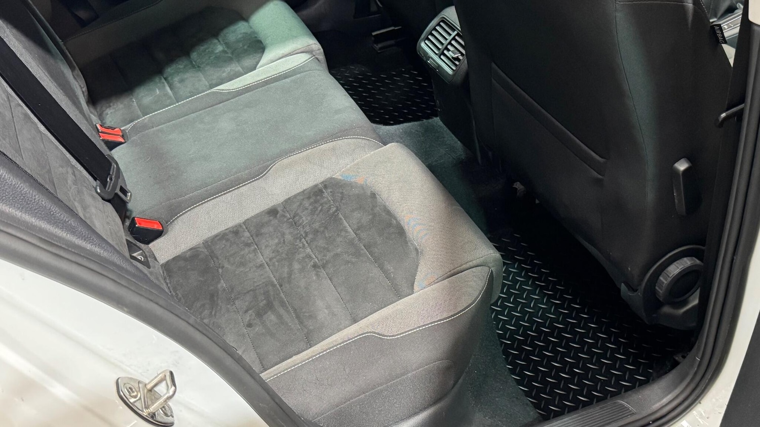 Used Volkswagen Golf 2017 for sale - 77612245: Photo 50