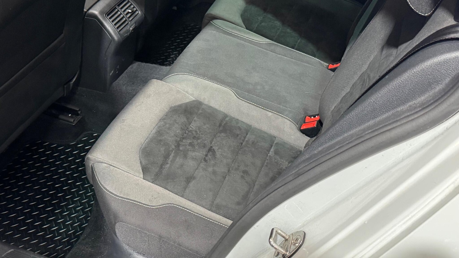 Used Volkswagen Golf 2017 for sale - 77612245: Photo 59