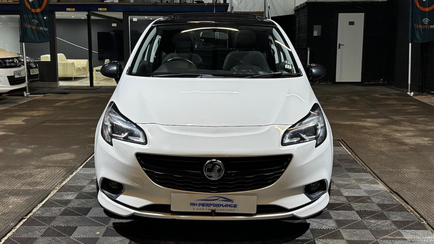 Used Vauxhall Corsa 2015 for sale - 77376691: Photo 2