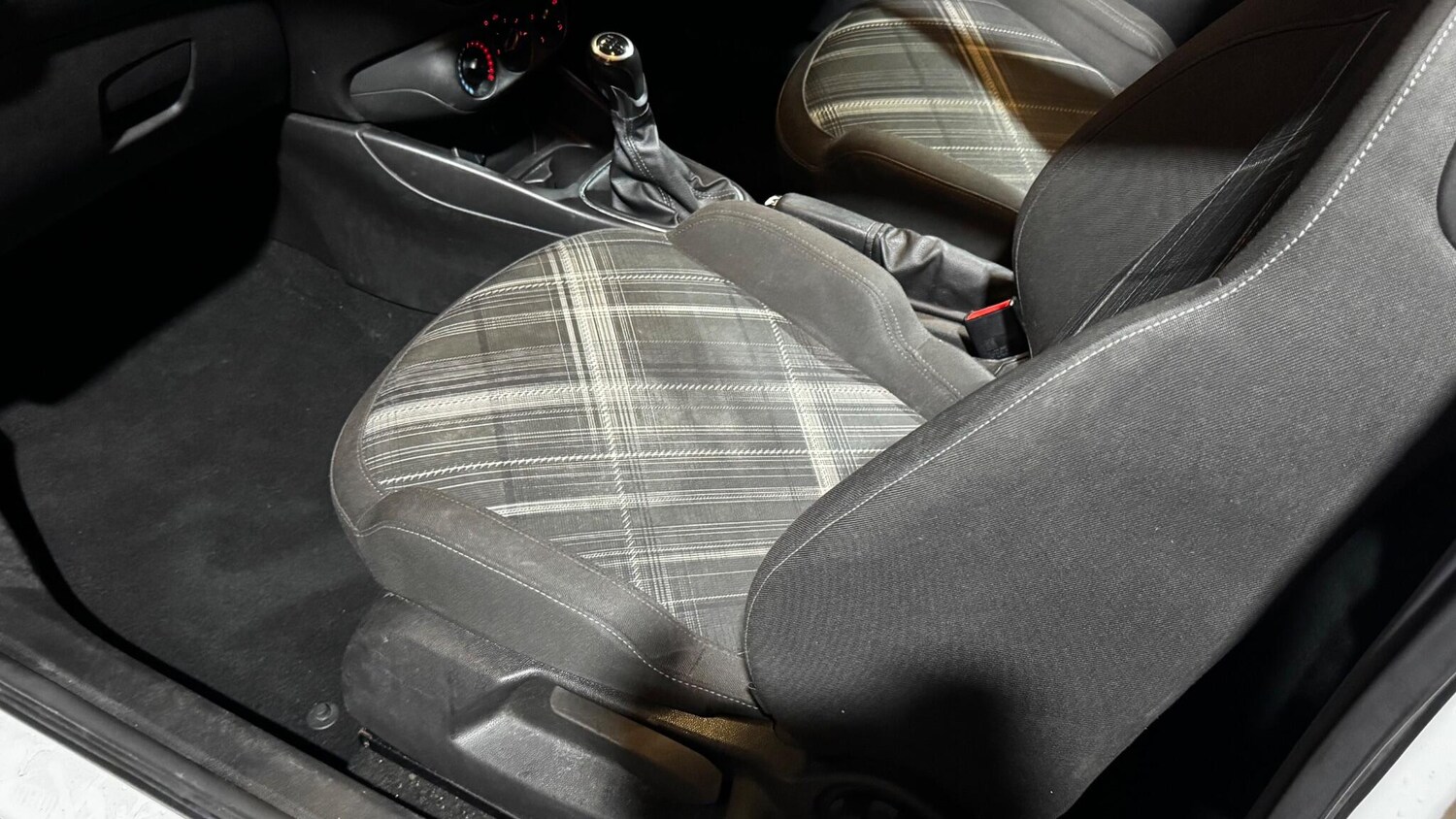 Used Vauxhall Corsa 2015 for sale - 77376691: Photo 36