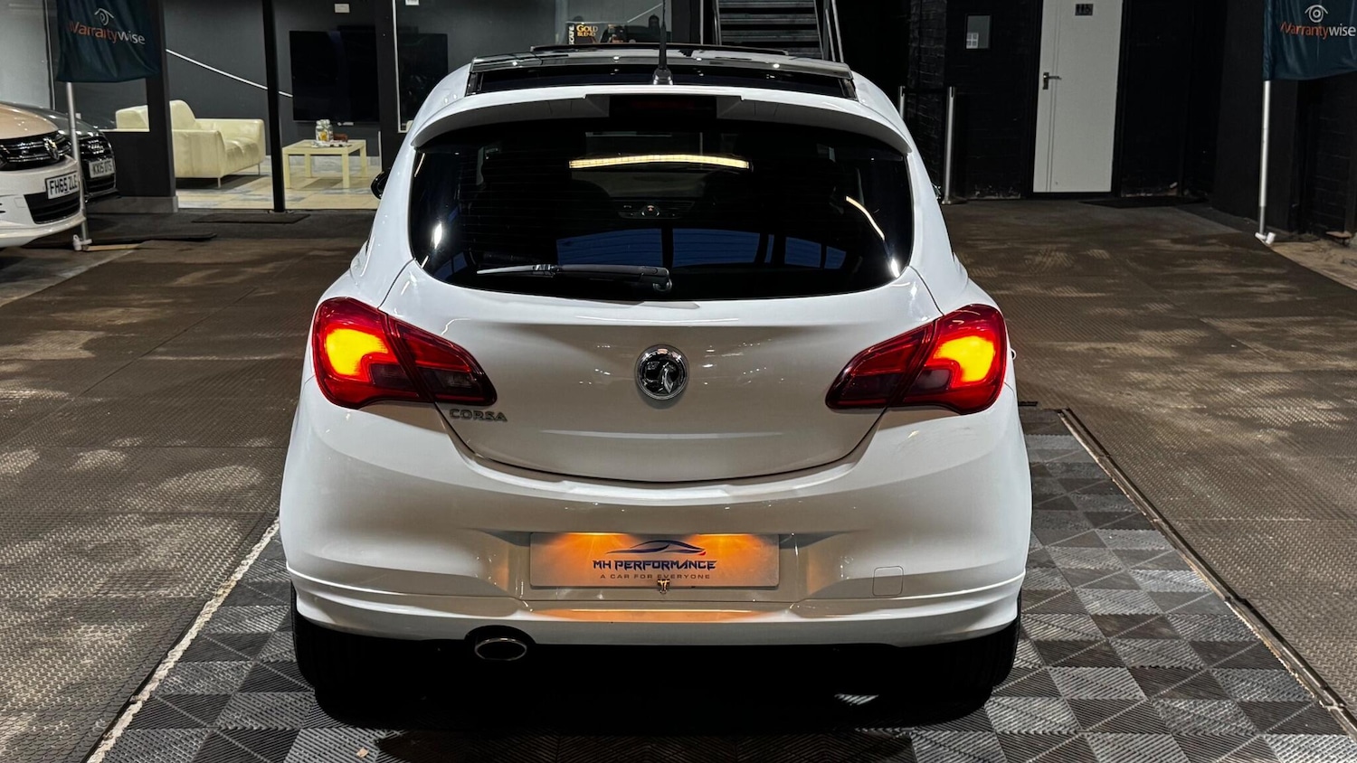 Used Vauxhall Corsa 2015 for sale - 77376691: Photo 4