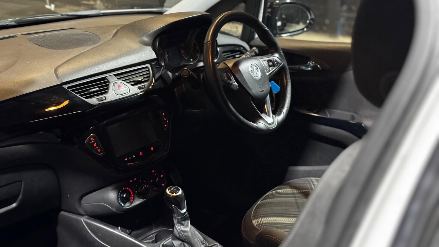 Used Vauxhall Corsa 2015 for sale - 77376691: Photo 42