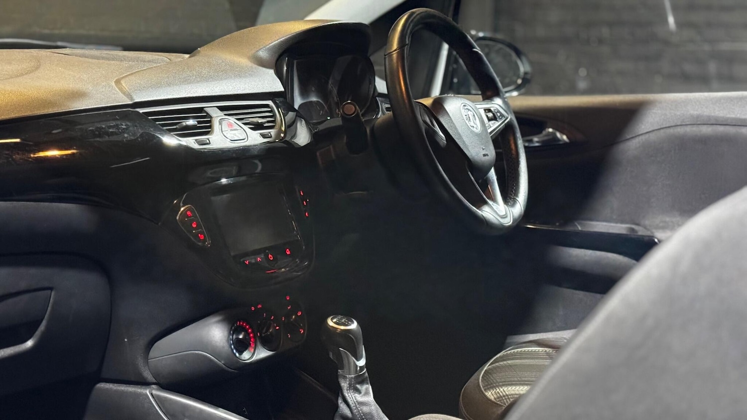 Used Vauxhall Corsa 2015 for sale - 77376691: Photo 7