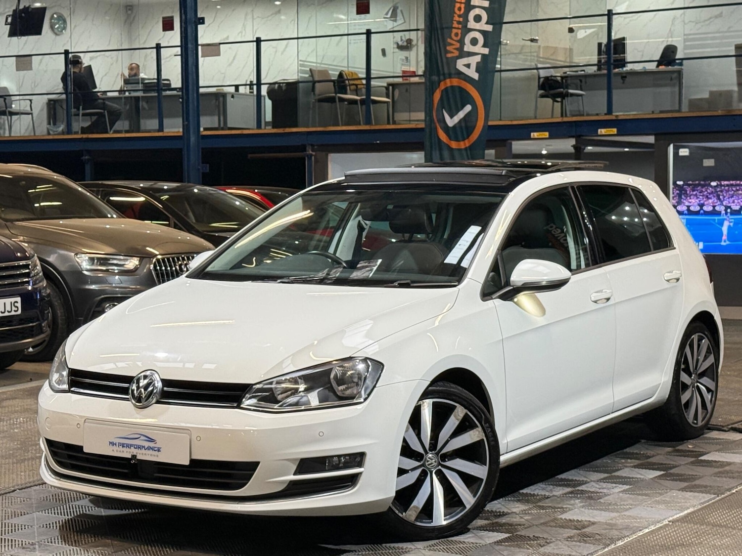 Used Volkswagen Golf 2017 for sale - 76473060: Photo 1