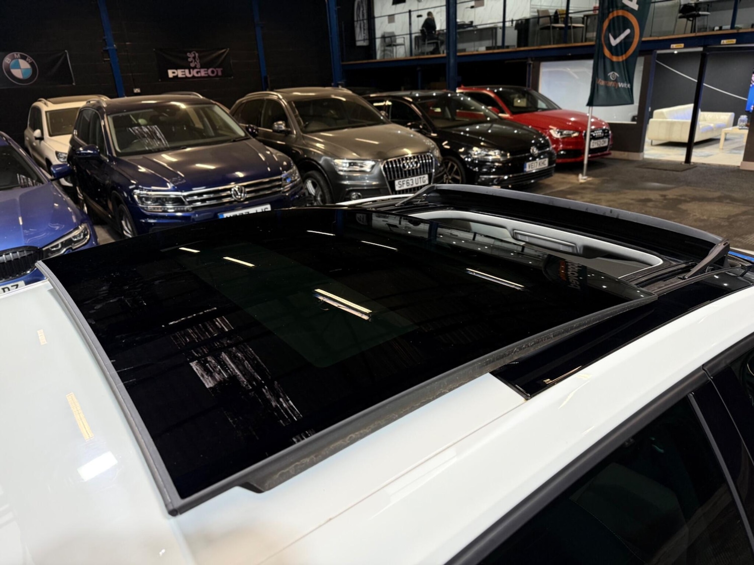 Used Volkswagen Golf 2017 for sale - 76473060: Photo 32