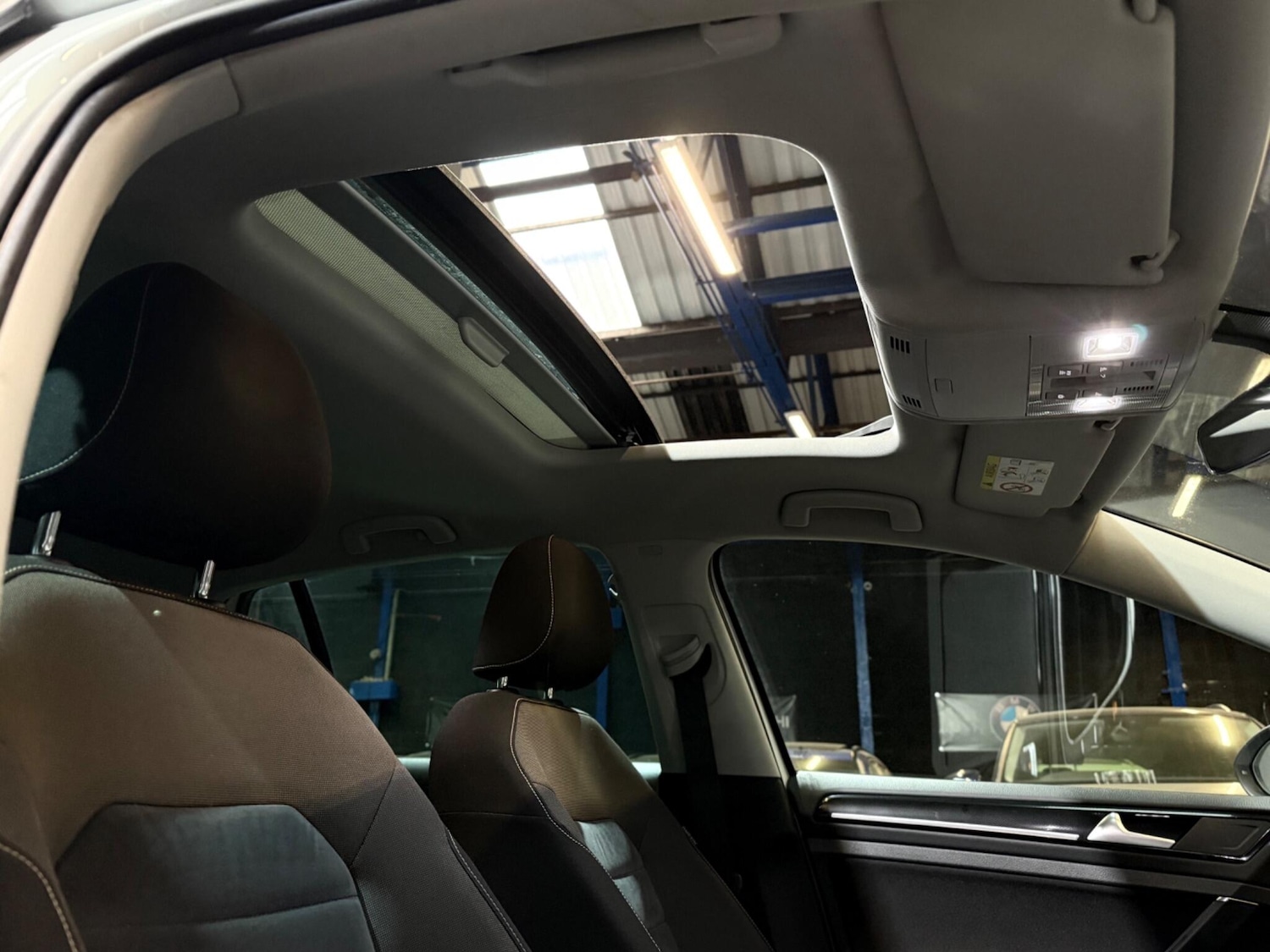 Used Volkswagen Golf 2017 for sale - 76473060: Photo 48