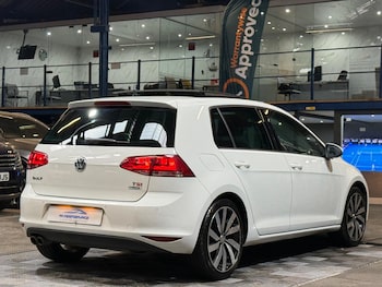 Used Volkswagen Golf 2017 for sale - 76473060: Photo