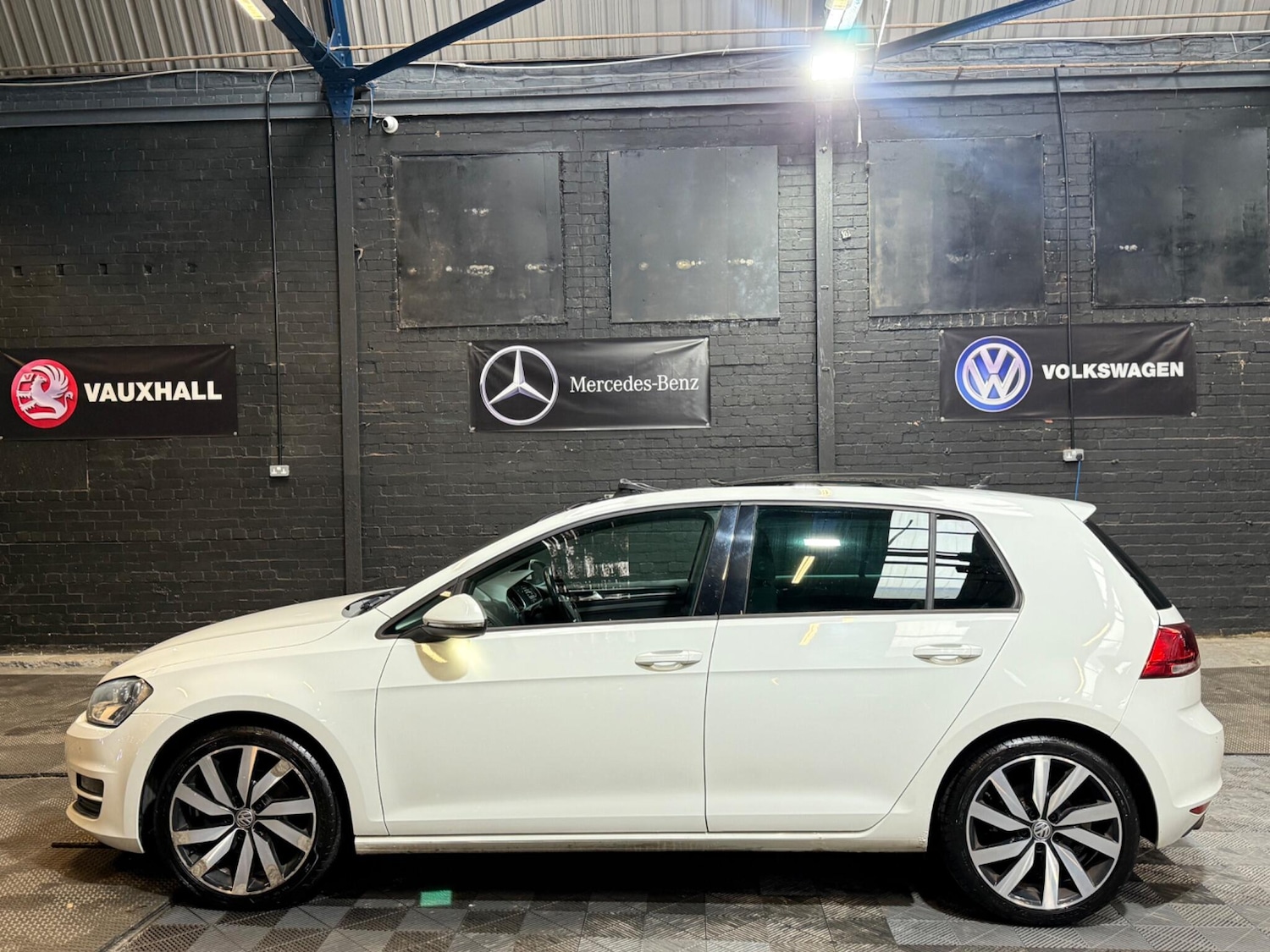 Used Volkswagen Golf 2017 for sale - 76473060: Photo 58