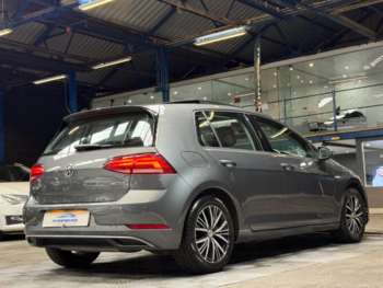 Used Volkswagen Golf 2018 for sale - 75051140: Photo