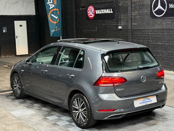 Used Volkswagen Golf 2018 for sale - 75051140: Photo 52