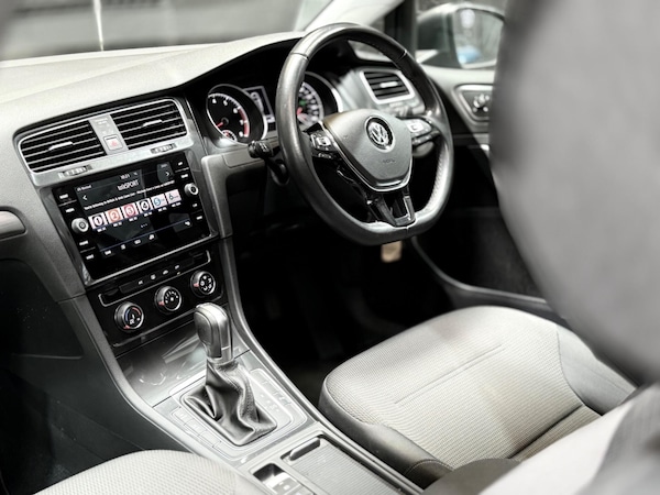 Used Volkswagen Golf 2018 for sale - 75051140: Photo 61