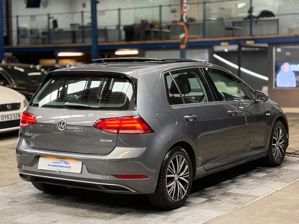 Used Volkswagen Golf 2018 for sale - 75051140: Photo 62
