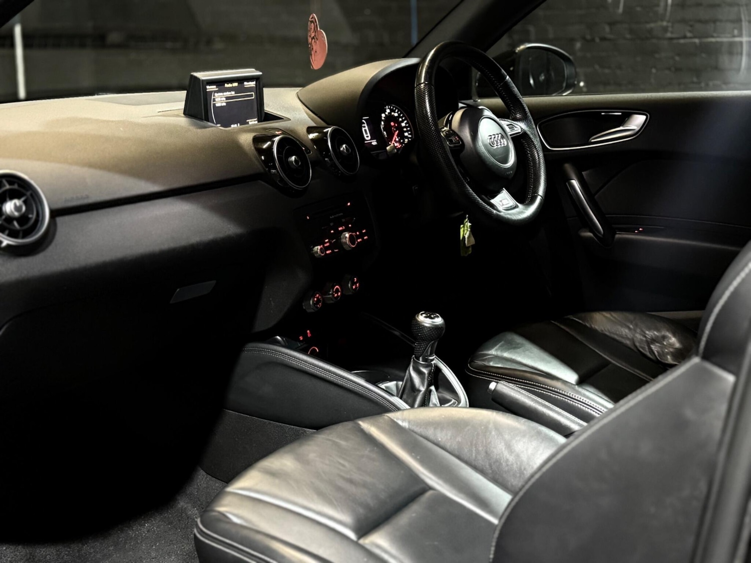 Used Audi A1 2014 for sale - 76965452: Photo 6