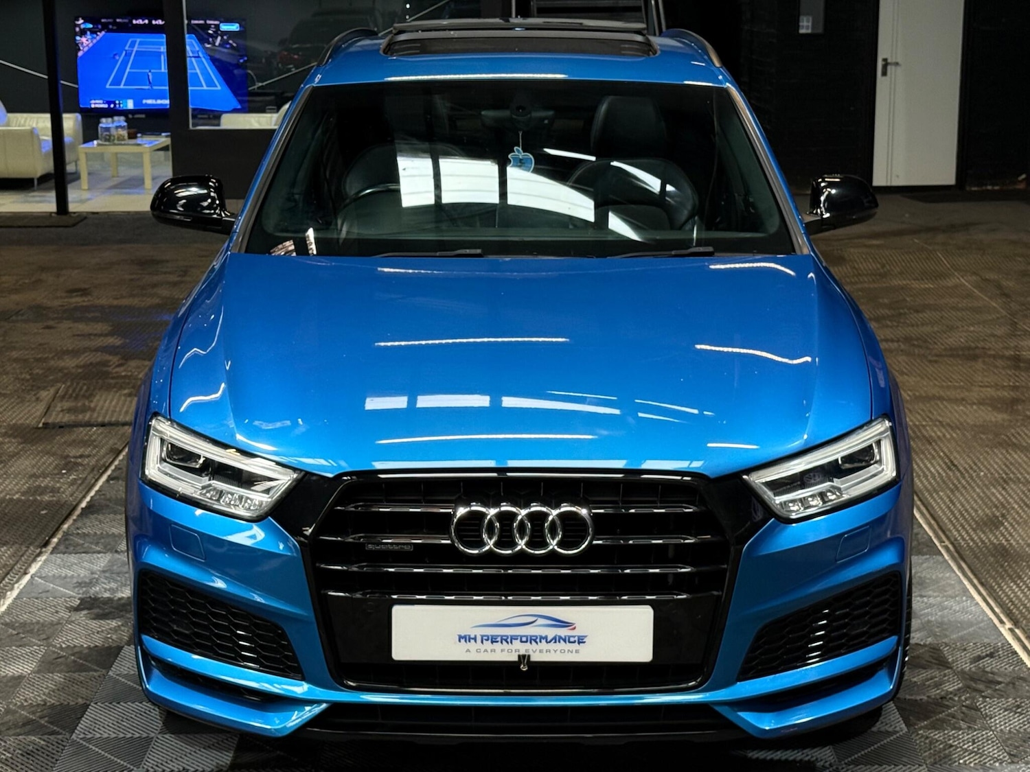 Used Audi Q3 2017 for sale - 76152934: Photo 2