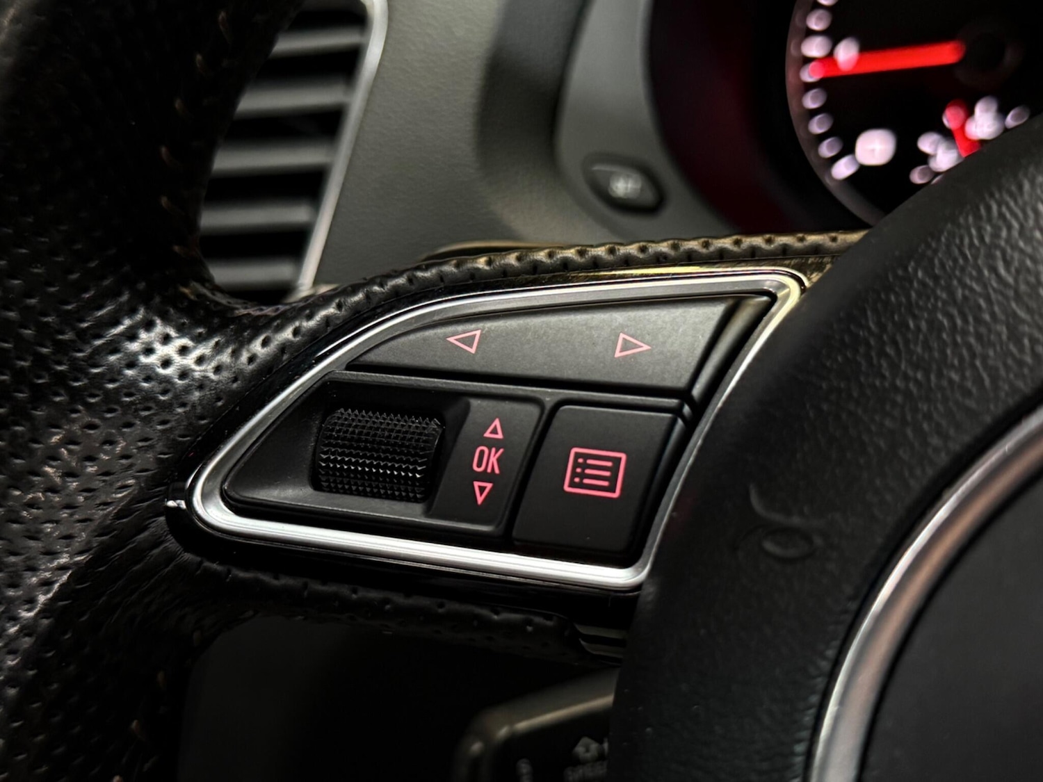 Used Audi Q3 2017 for sale - 76152934: Photo 40