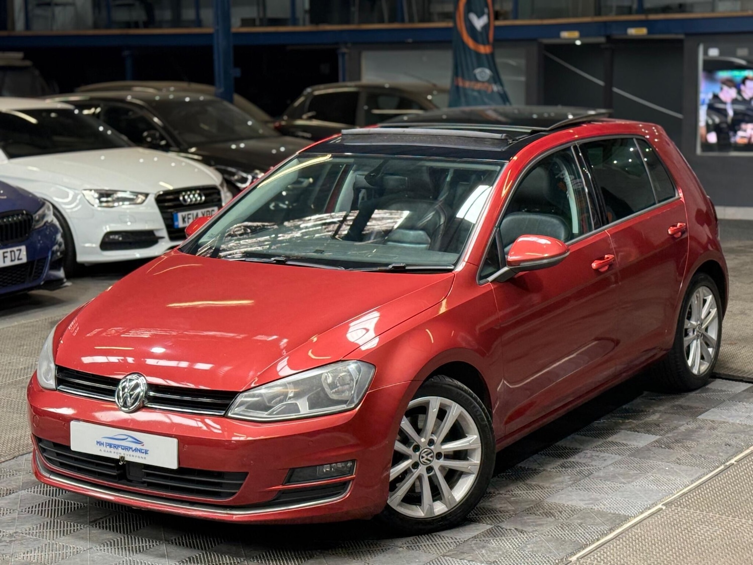 Used Volkswagen Golf 2014 for sale - 76174743: Photo 2
