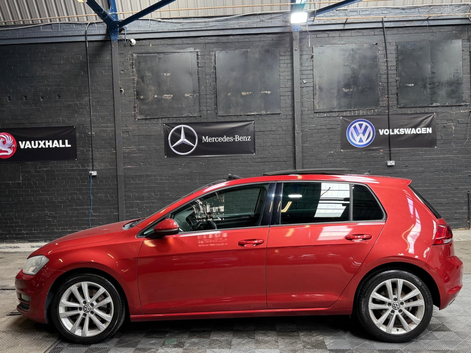 Used Volkswagen Golf 2014 for sale - 76174743: Photo 52