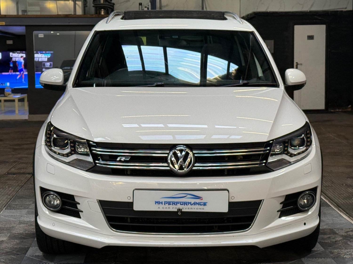Used Volkswagen Tiguan 2013 for sale - 76153124: Photo 2