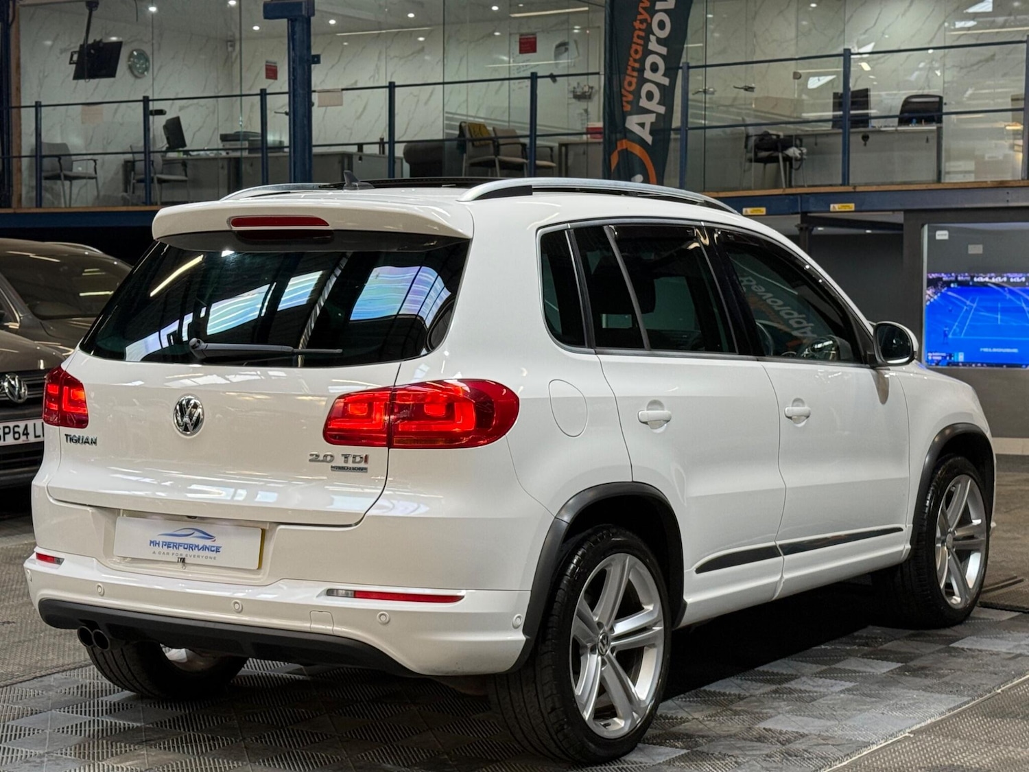 Used Volkswagen Tiguan 2013 for sale - 76153124: Photo 4