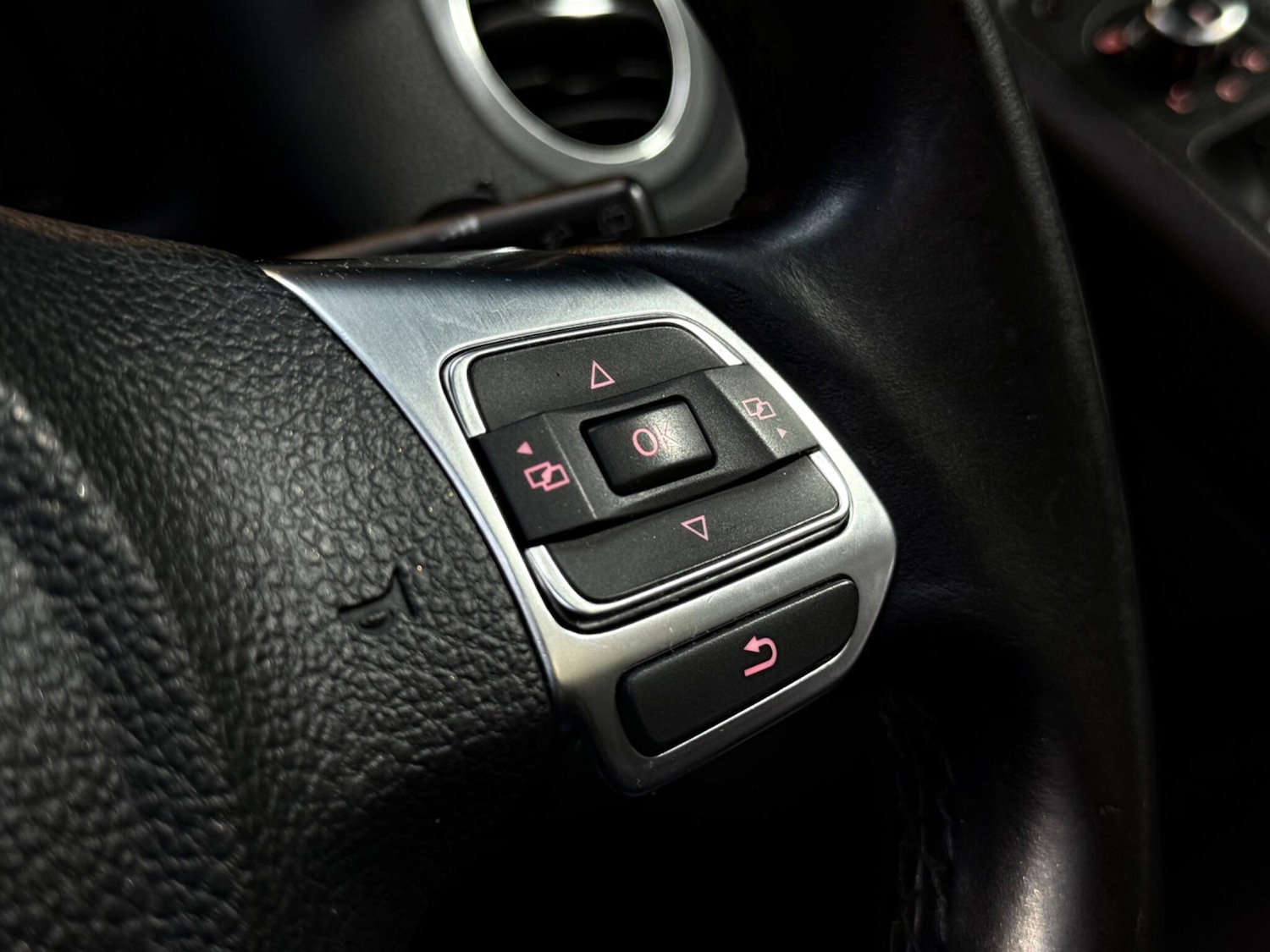 Used Volkswagen Tiguan 2013 for sale - 76153124: Photo 56