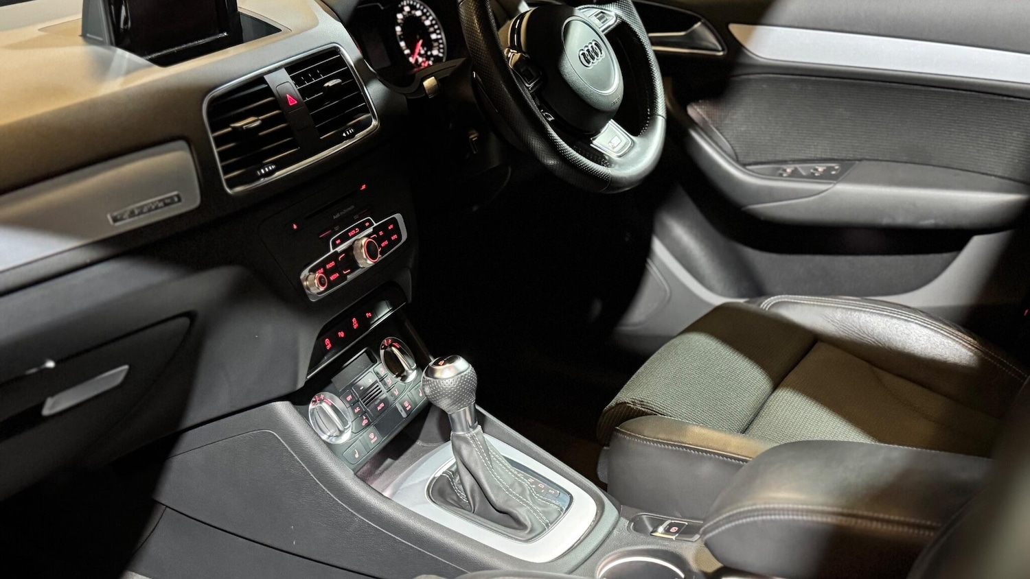 Used Audi Q3 2014 for sale - 76975799: Photo 22