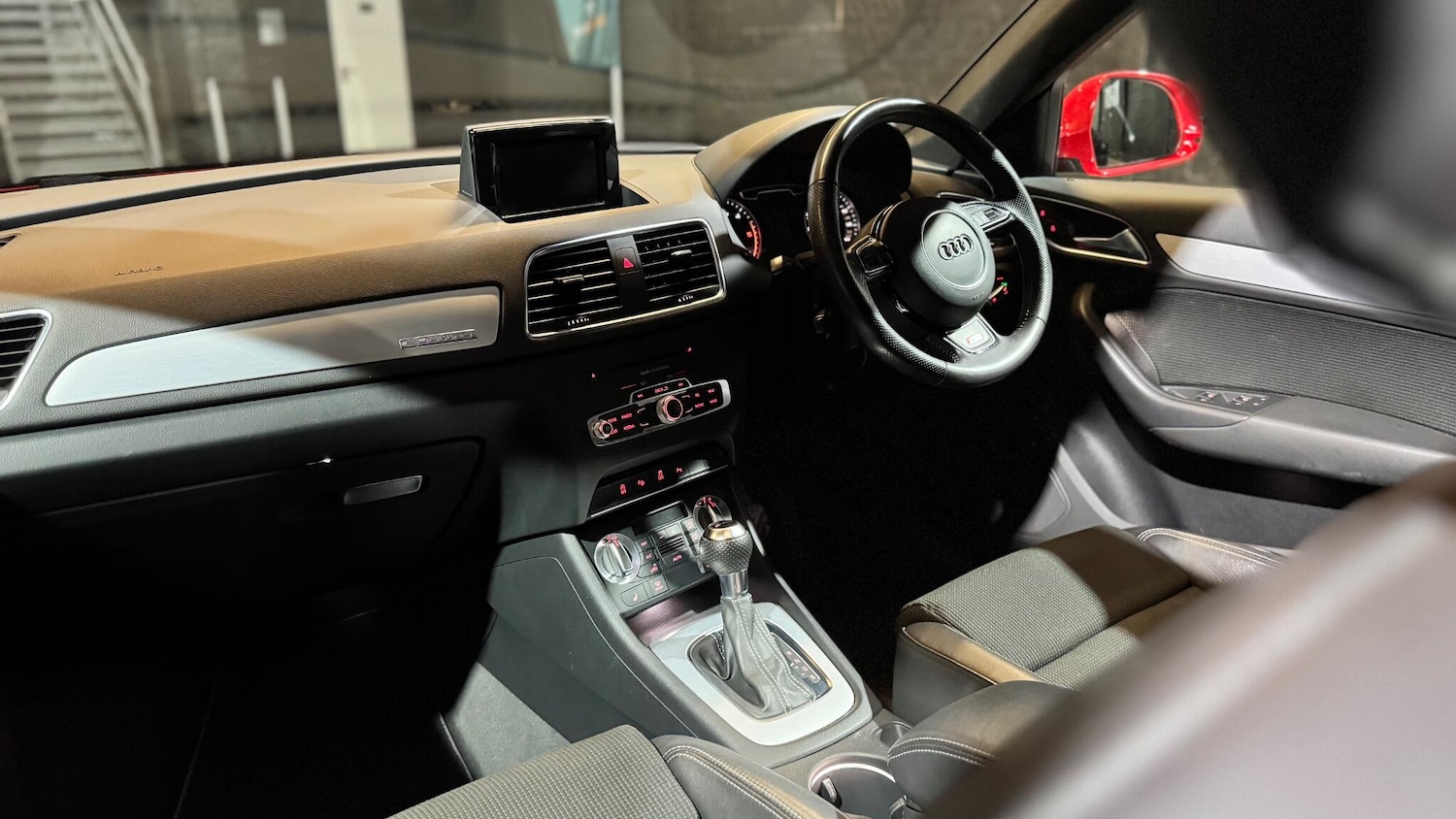 Used Audi Q3 2014 for sale - 76975799: Photo 24