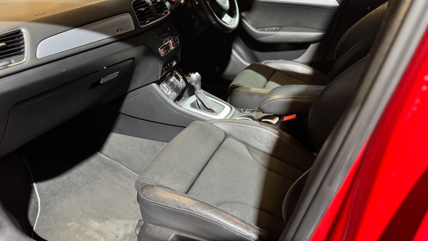 Used Audi Q3 2014 for sale - 76975799: Photo 26