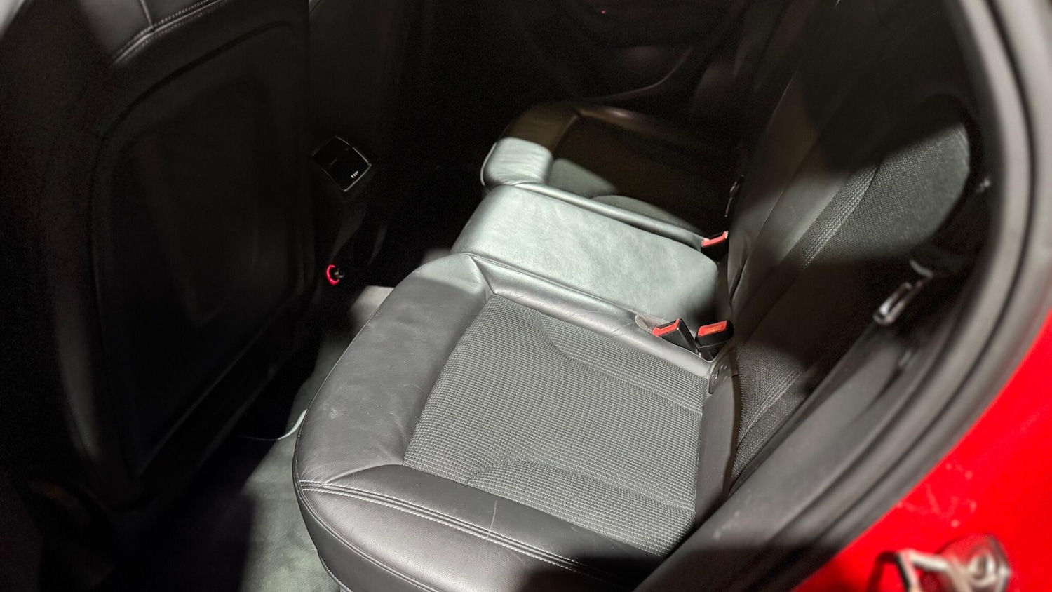 Used Audi Q3 2014 for sale - 76975799: Photo 27