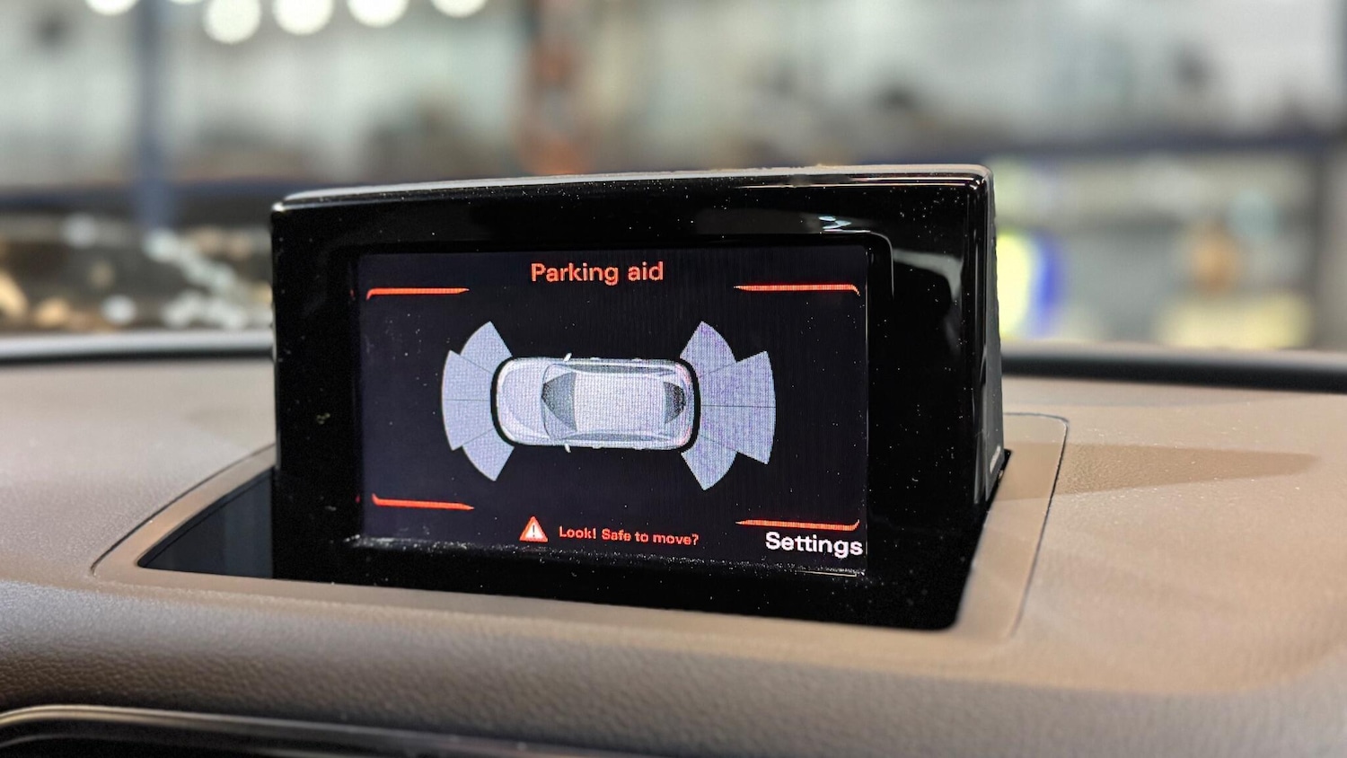 Used Audi Q3 2014 for sale - 76975799: Photo 35