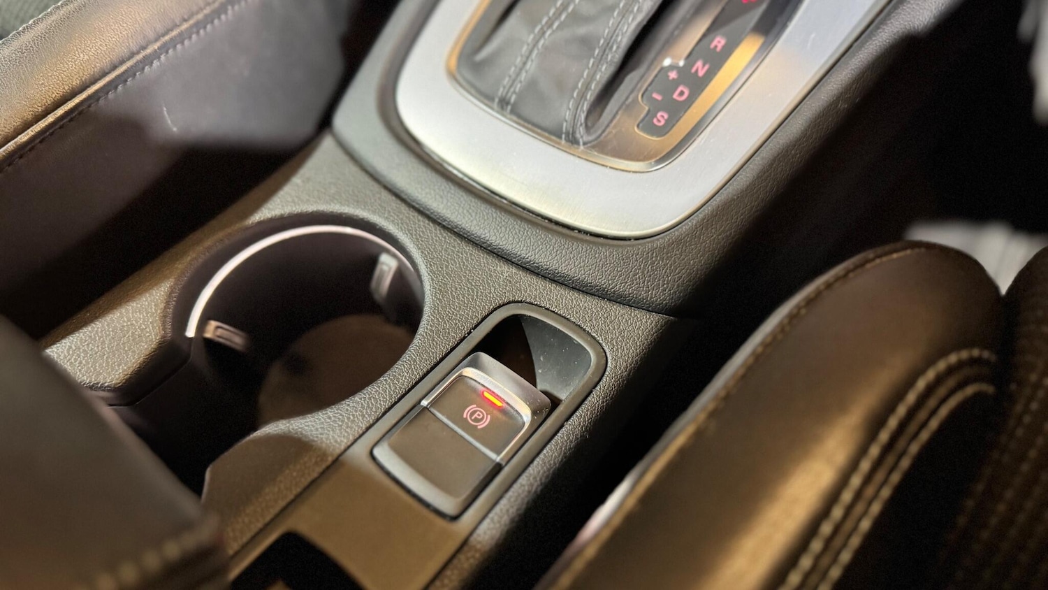 Used Audi Q3 2014 for sale - 76975799: Photo 37