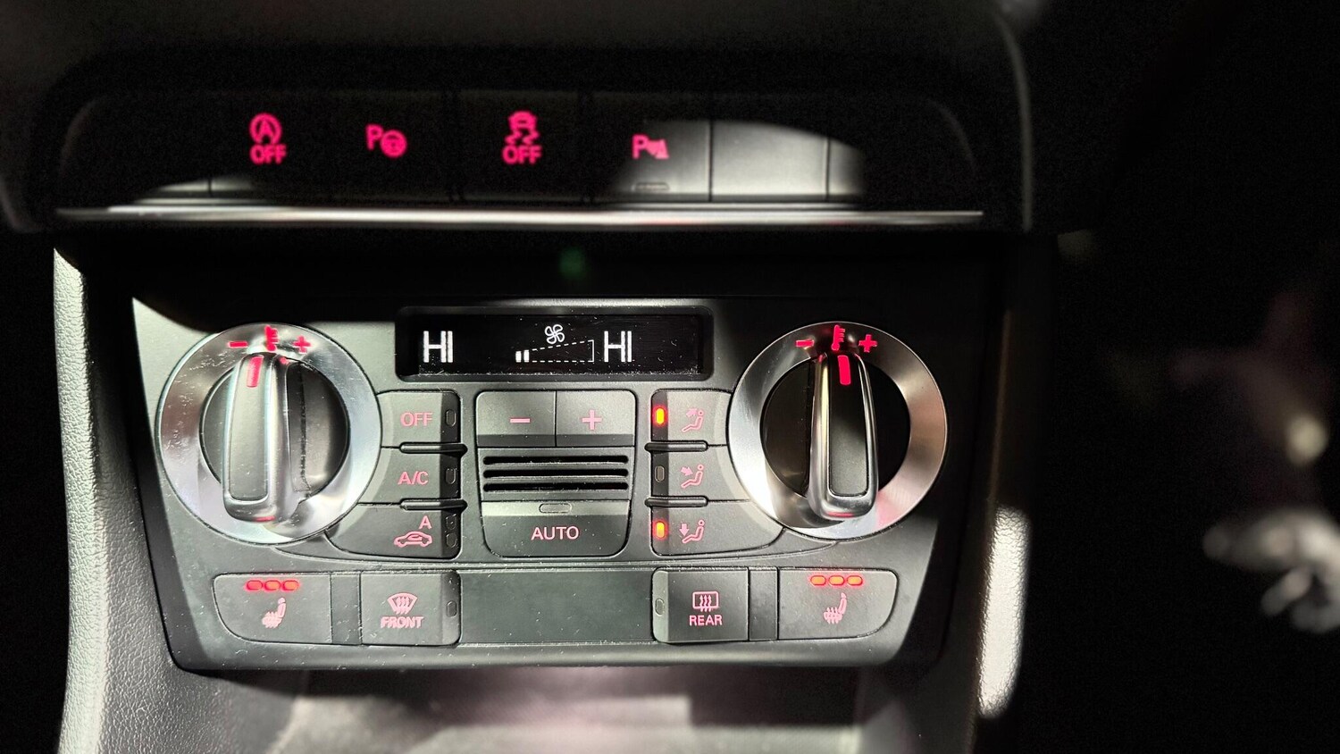 Used Audi Q3 2014 for sale - 76975799: Photo 39